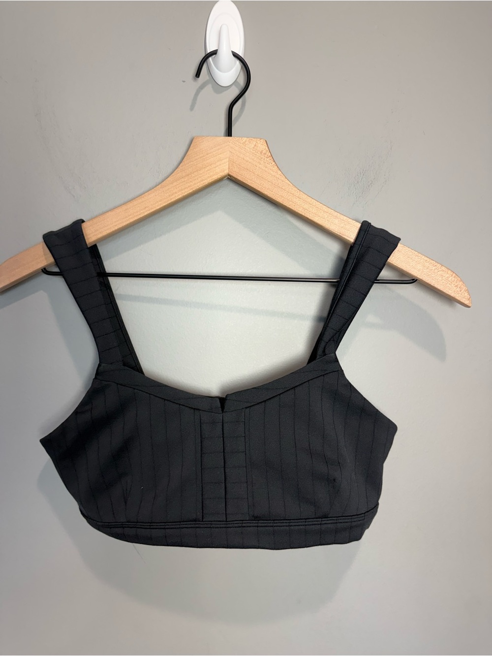 Alo Yoga Pinstripe Jacquard Captivate Sports Bra Black Size Small